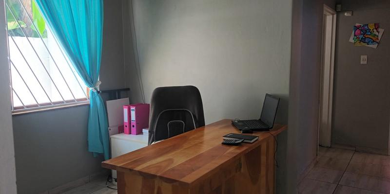 4 Bedroom Property for Sale in Heathfield Western Cape